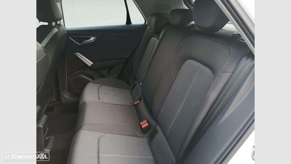 Audi Q2 30 TFSI SE Business - 11