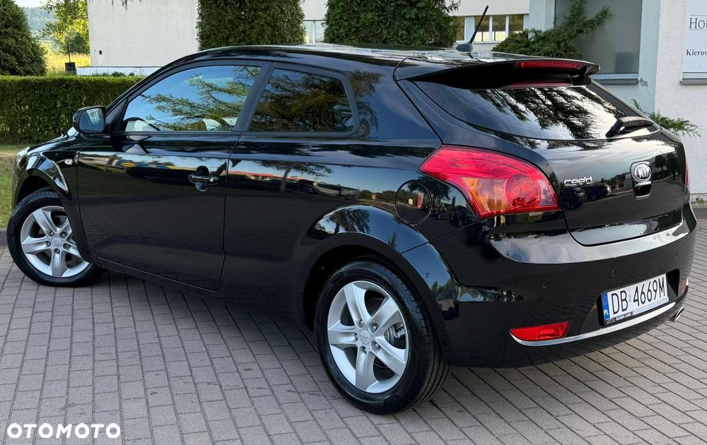 Kia ProCeed 1.4 CVVT Dream-Team Edition - 11