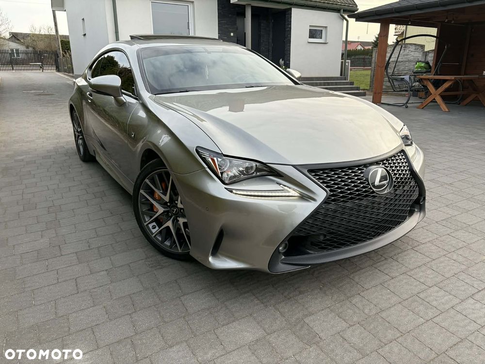Lexus RC - 10