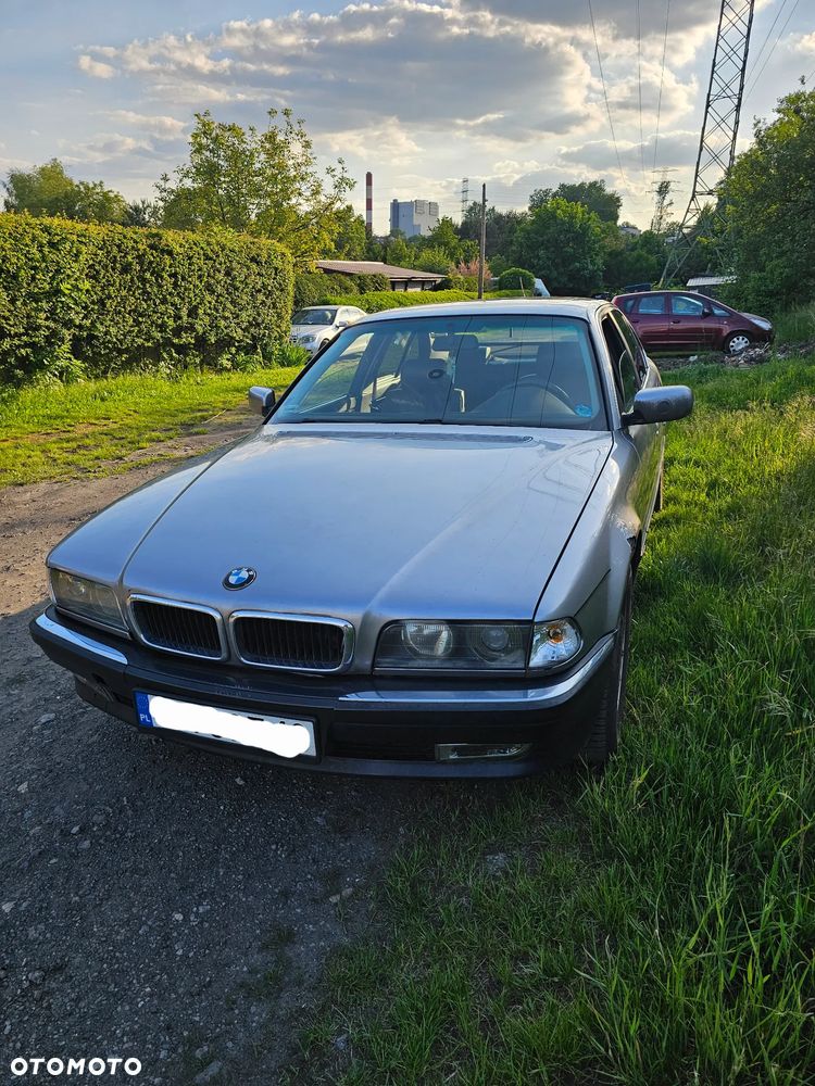 BMW Seria 7 - 1