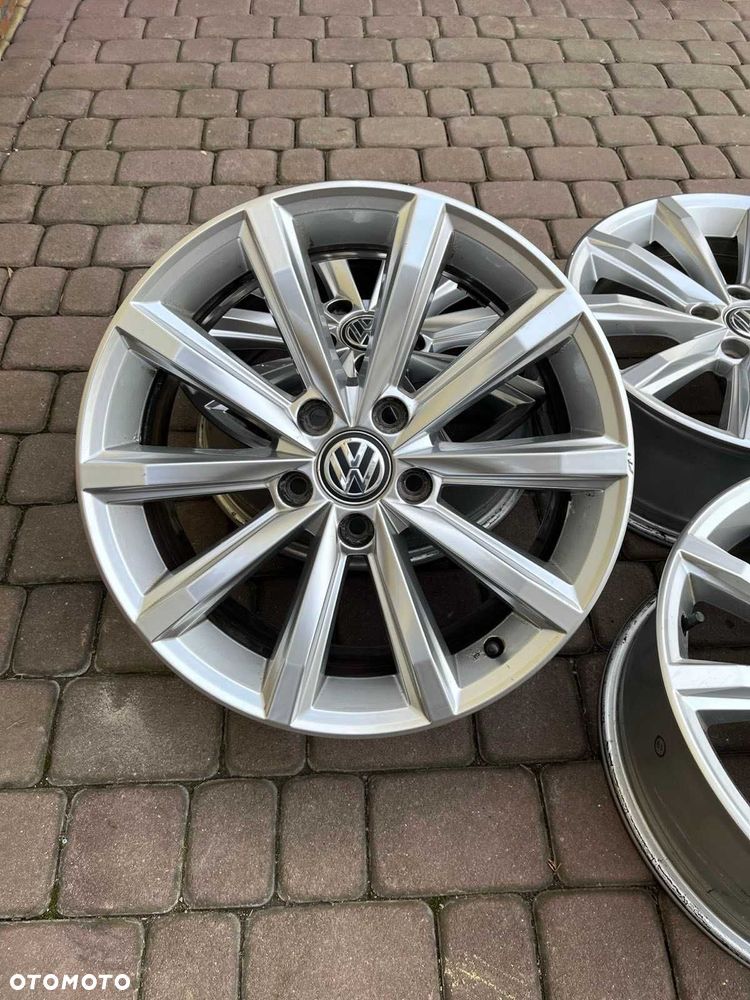 Oryginalne alufelgi Vw 5x112 17 cali Passat B8 Golf Touran