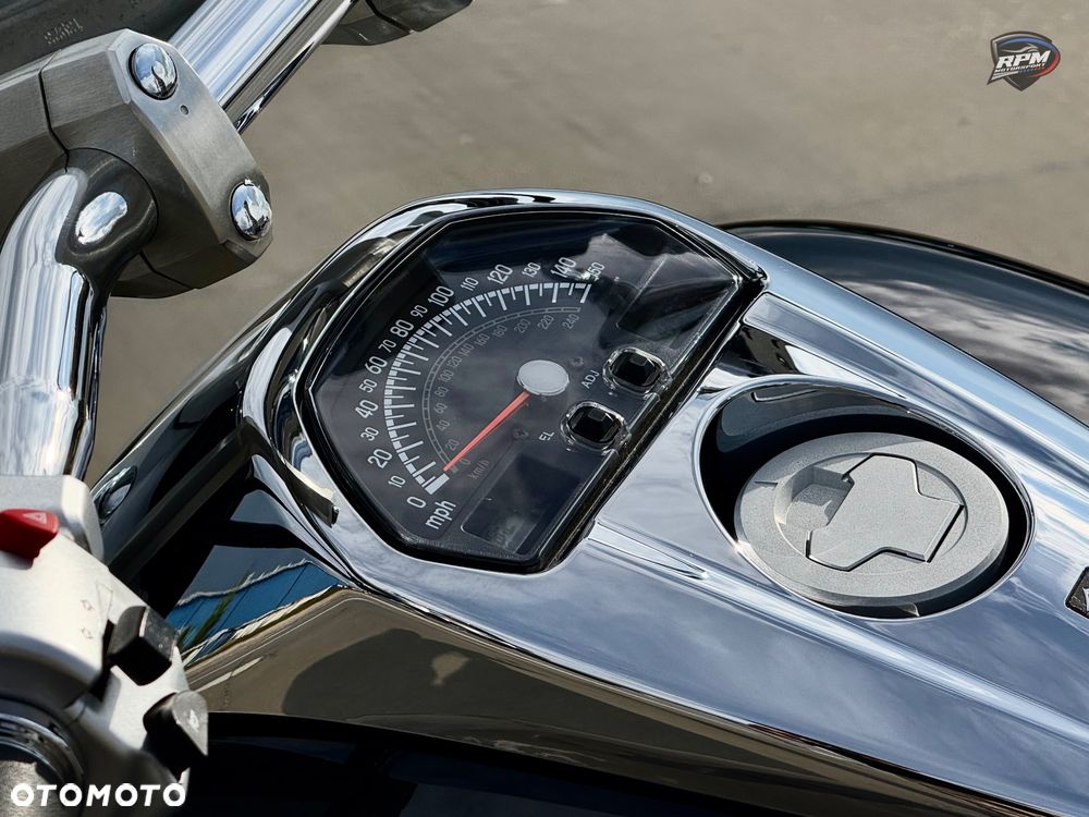 Suzuki Boulevard - 36