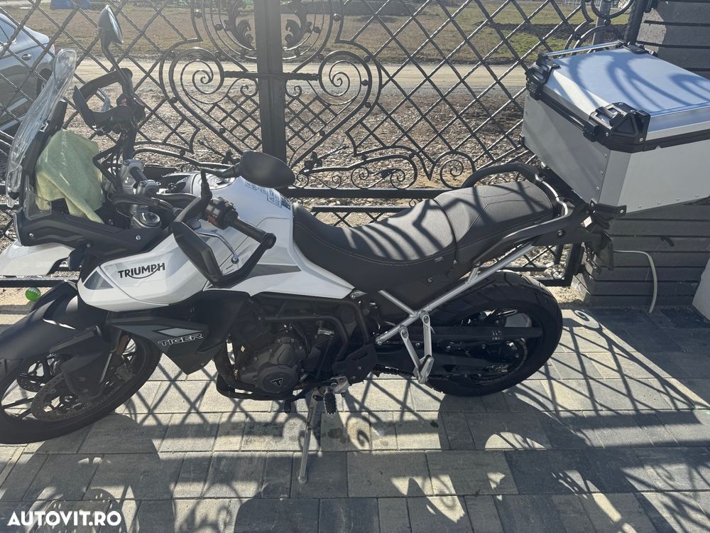 Triumph Tiger 900 - 6