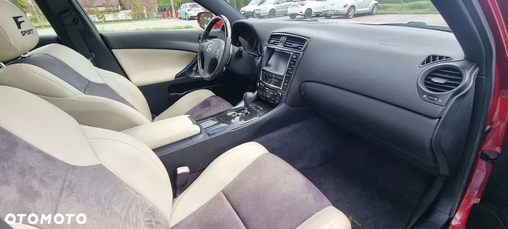 Lexus IS F Sport - 14