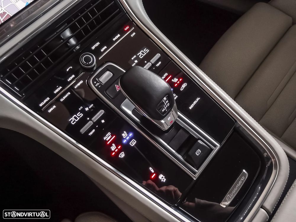 Porsche Panamera 4 E-Hybrid - 14