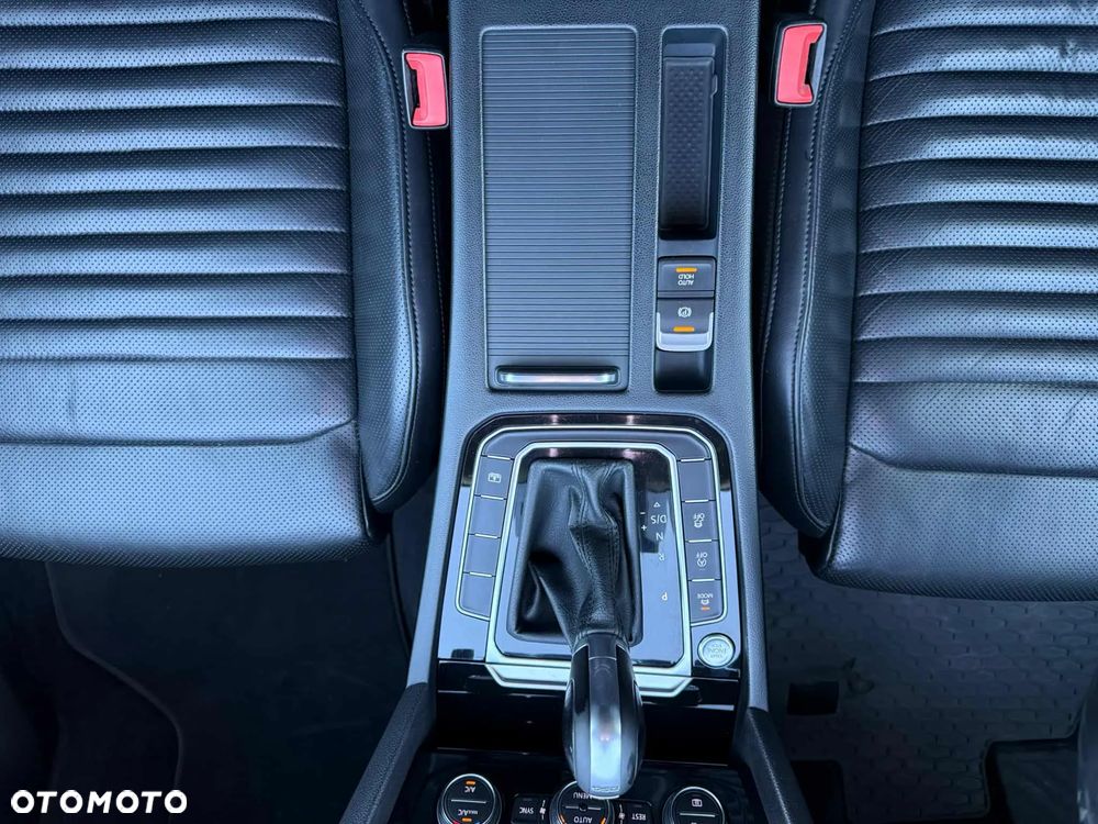 Volkswagen Passat - 19