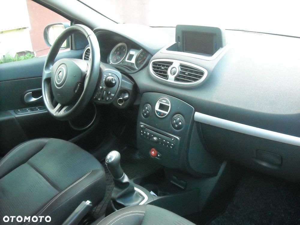 Renault Clio 2010 photo 5