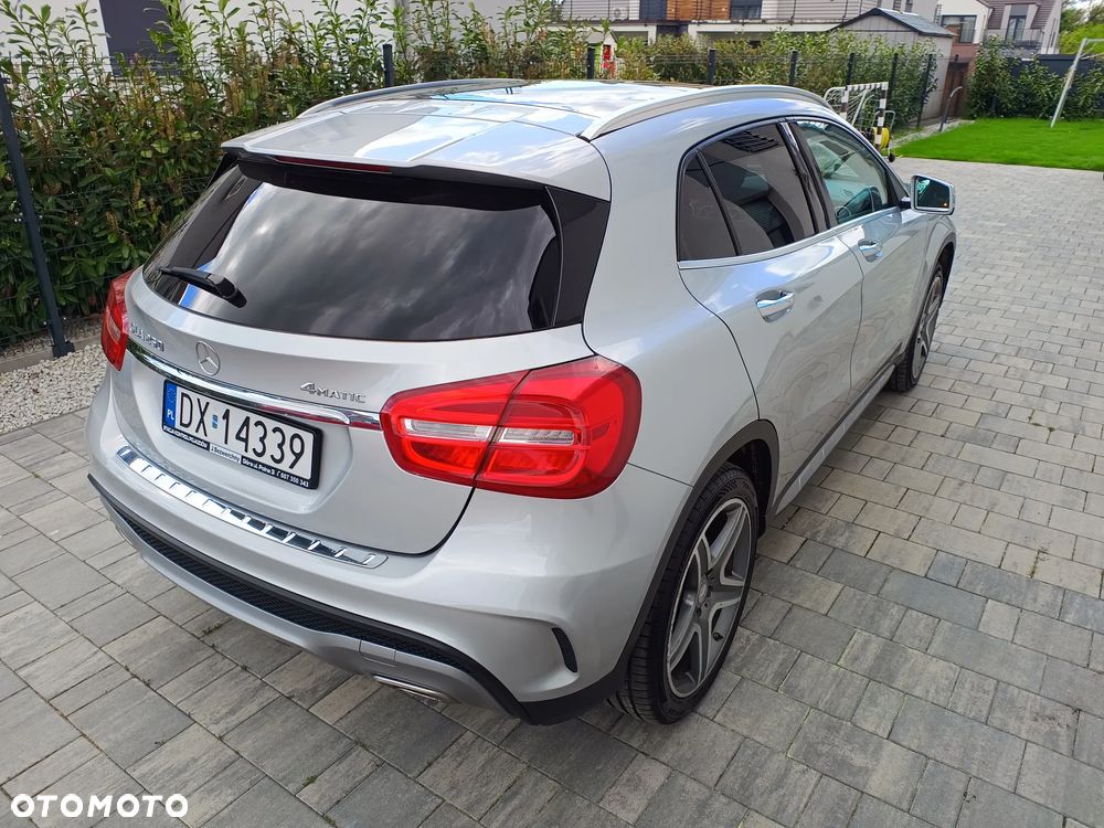 Mercedes-Benz GLA 250 4Matic 7G-DCT AMG Line - 15