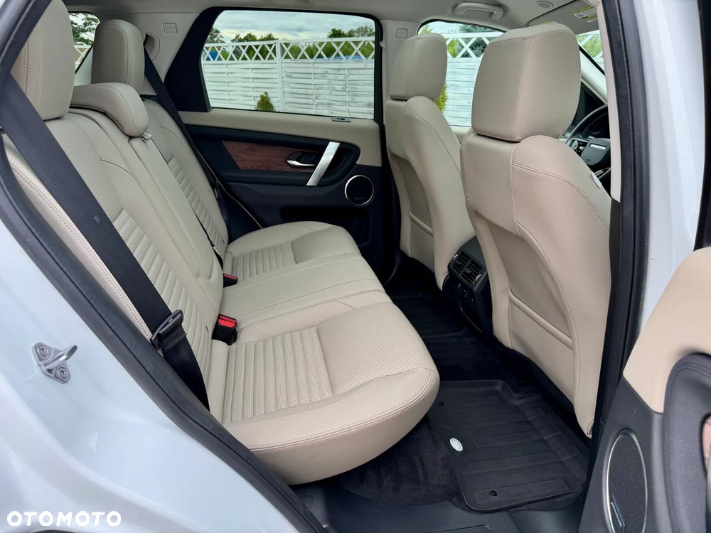 Land Rover Discovery Sport - 22