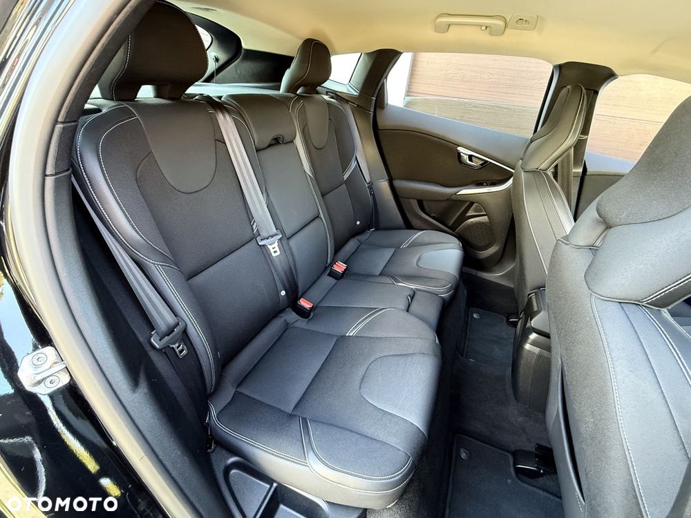 Volvo V40 D2 Momentum - 21