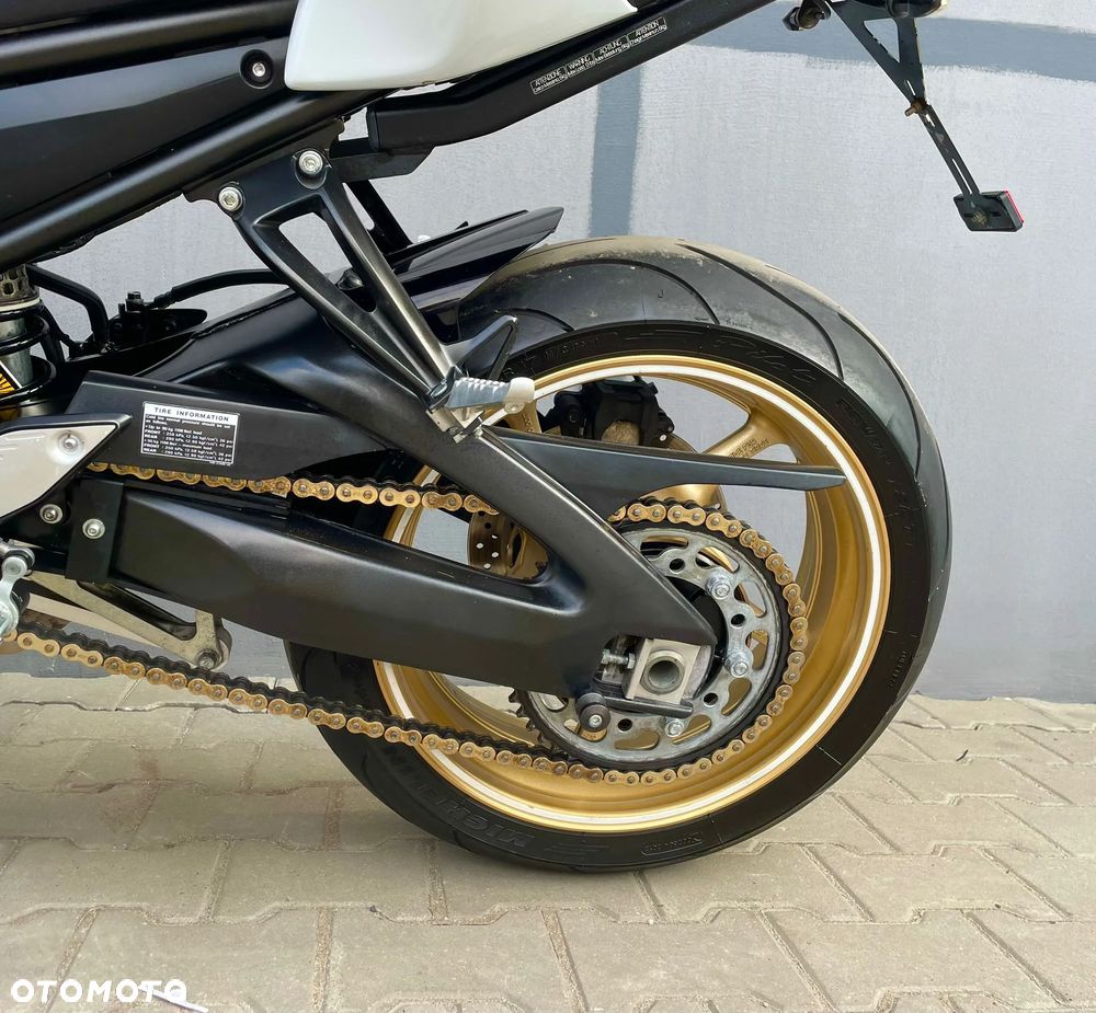 Yamaha FZ8 - 14