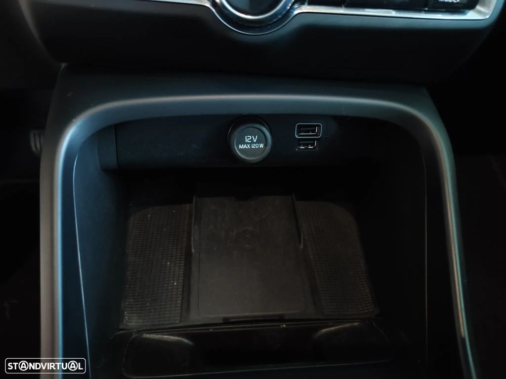 Volvo XC 40 1.5 T4 PHEV Essential - 24