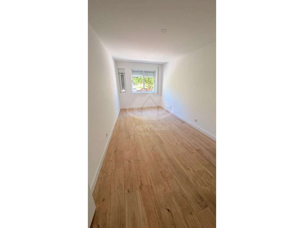 Apartamento T2+1 com terraço, totalmente remodelado - Alverca do Ri... - Grande imagem: 3/8