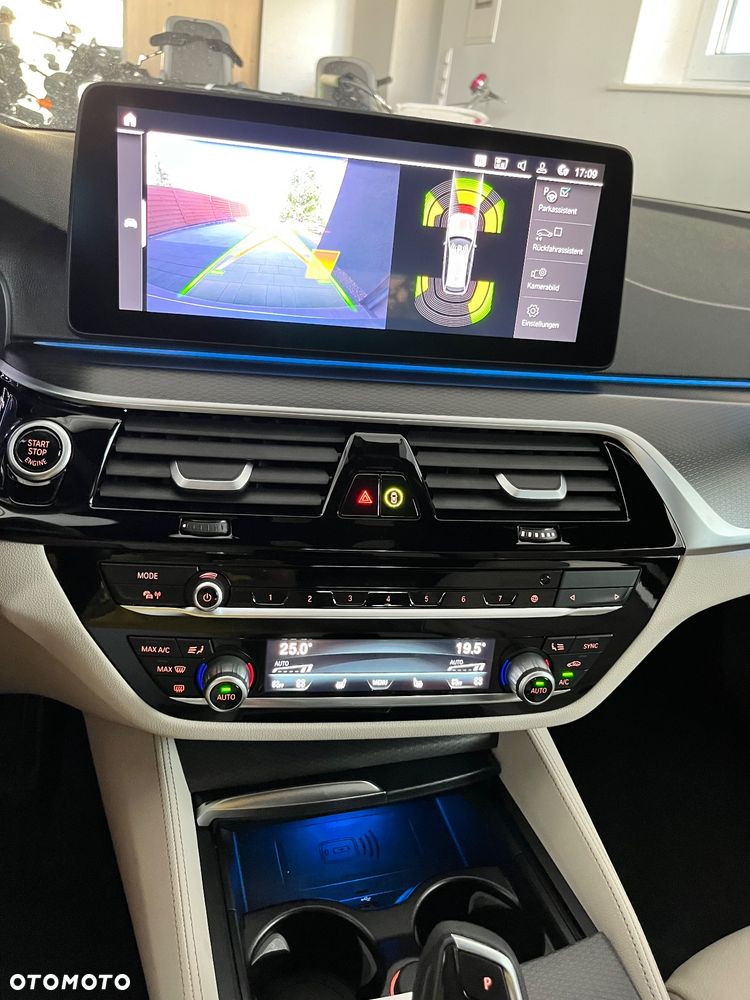 BMW Seria 5 530e xDrive PHEV M Sport Edition - 13