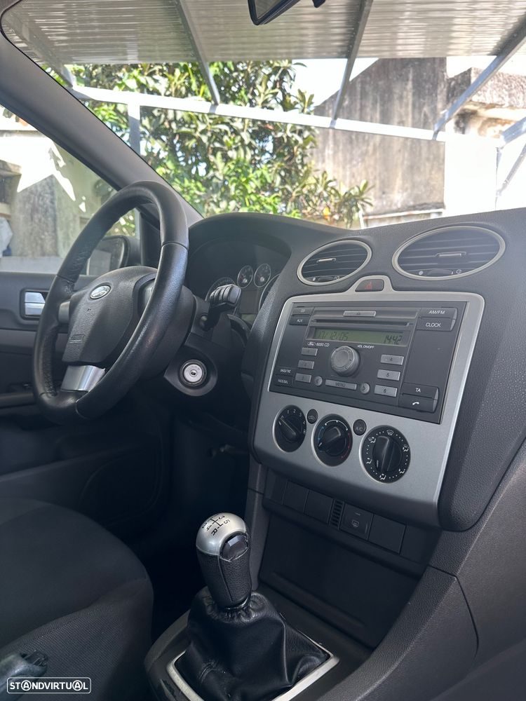 Ford Focus SW 1.4 Zetec - 22