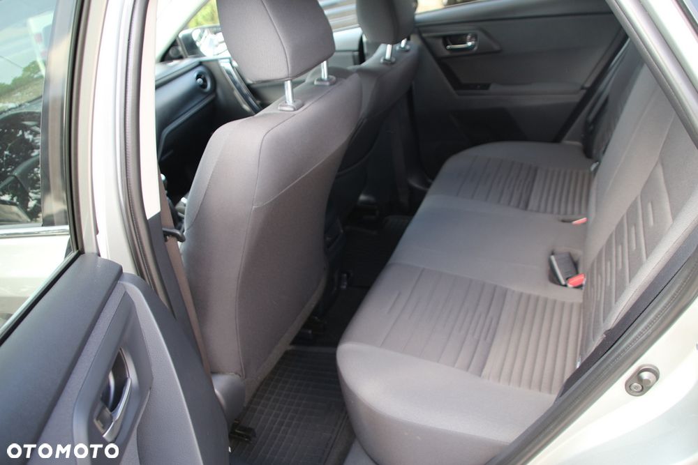 Toyota Auris 1.6 D-4D Premium - 17