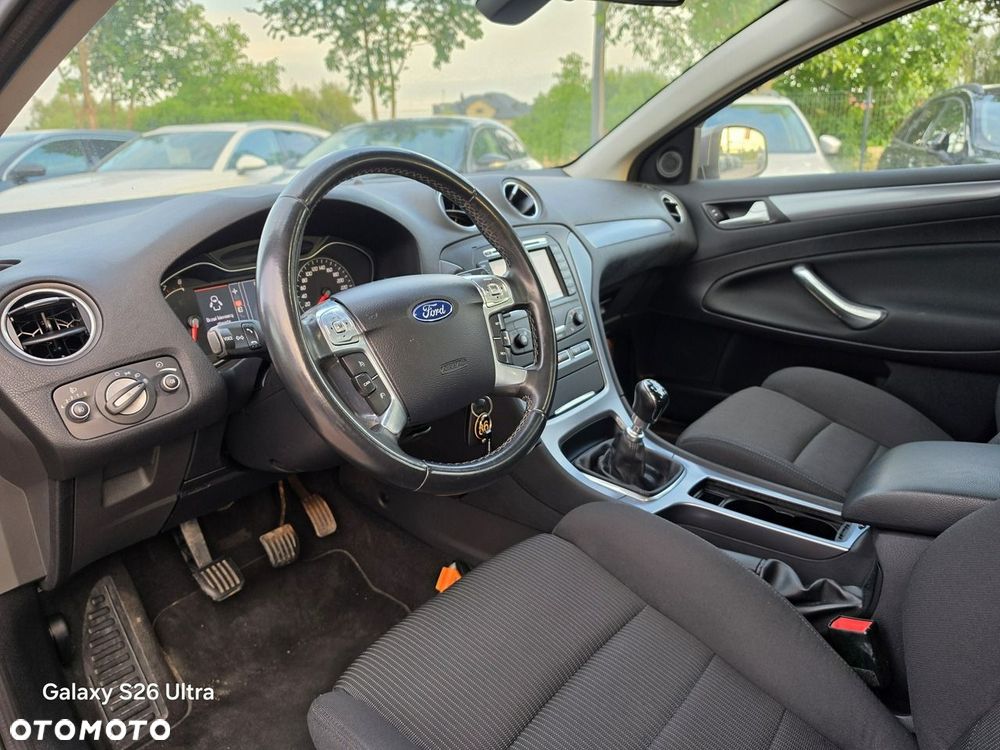 Ford Mondeo - 30