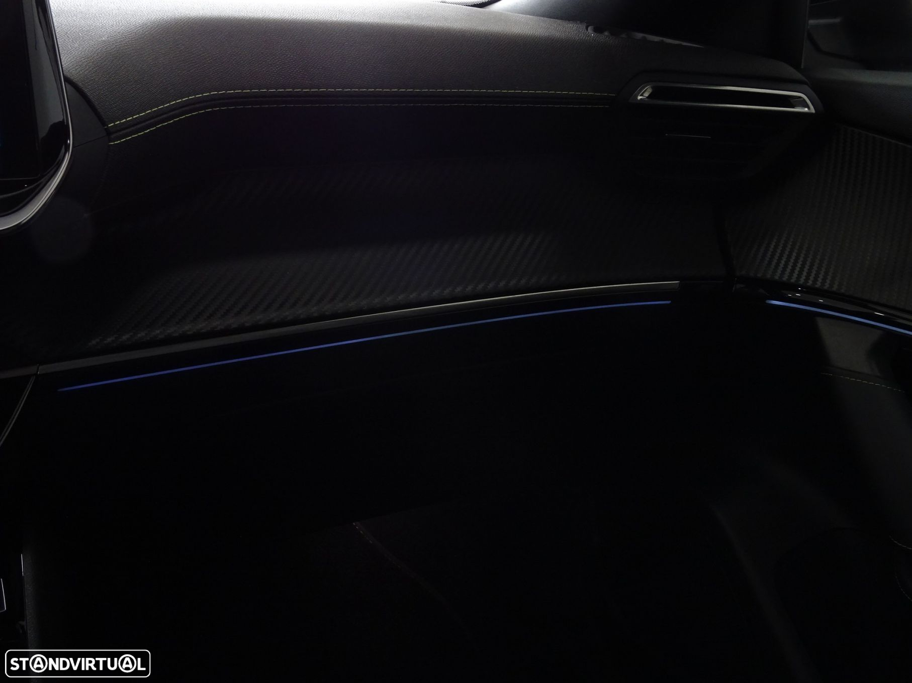 Peugeot 2008 1.2 PureTech GT - 10