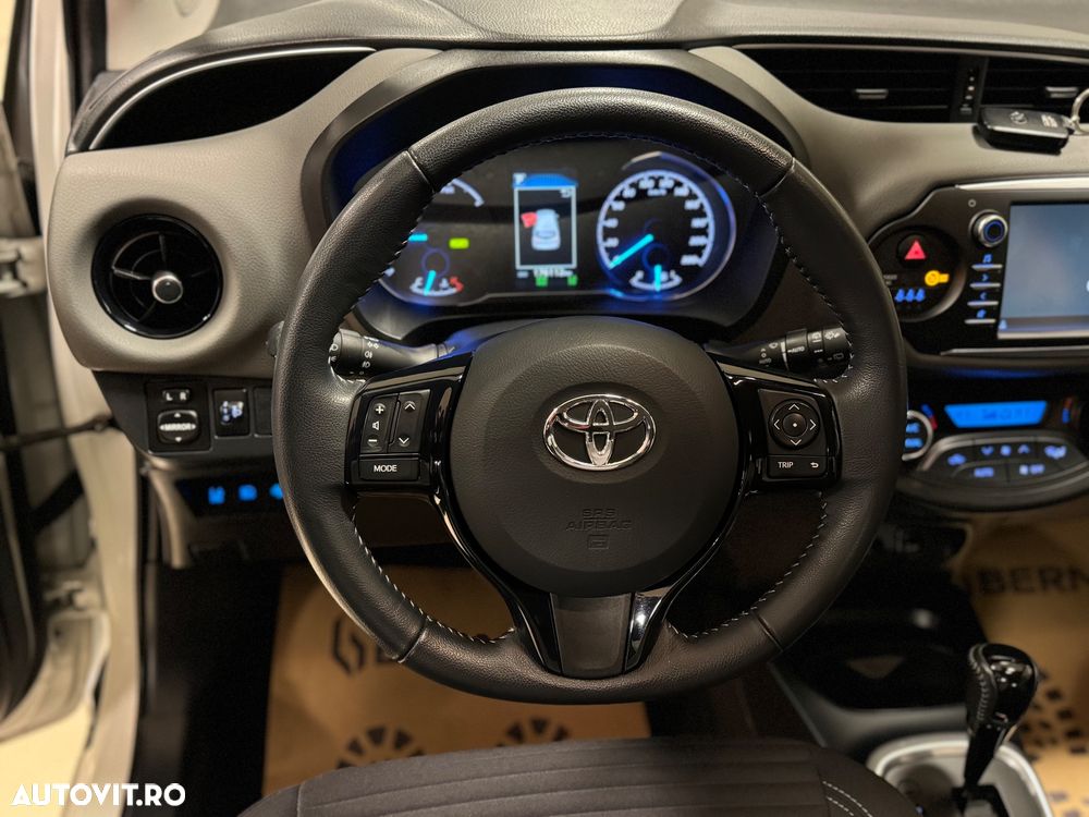 Toyota Yaris 1.5 VVT-i HSD Sol - 12