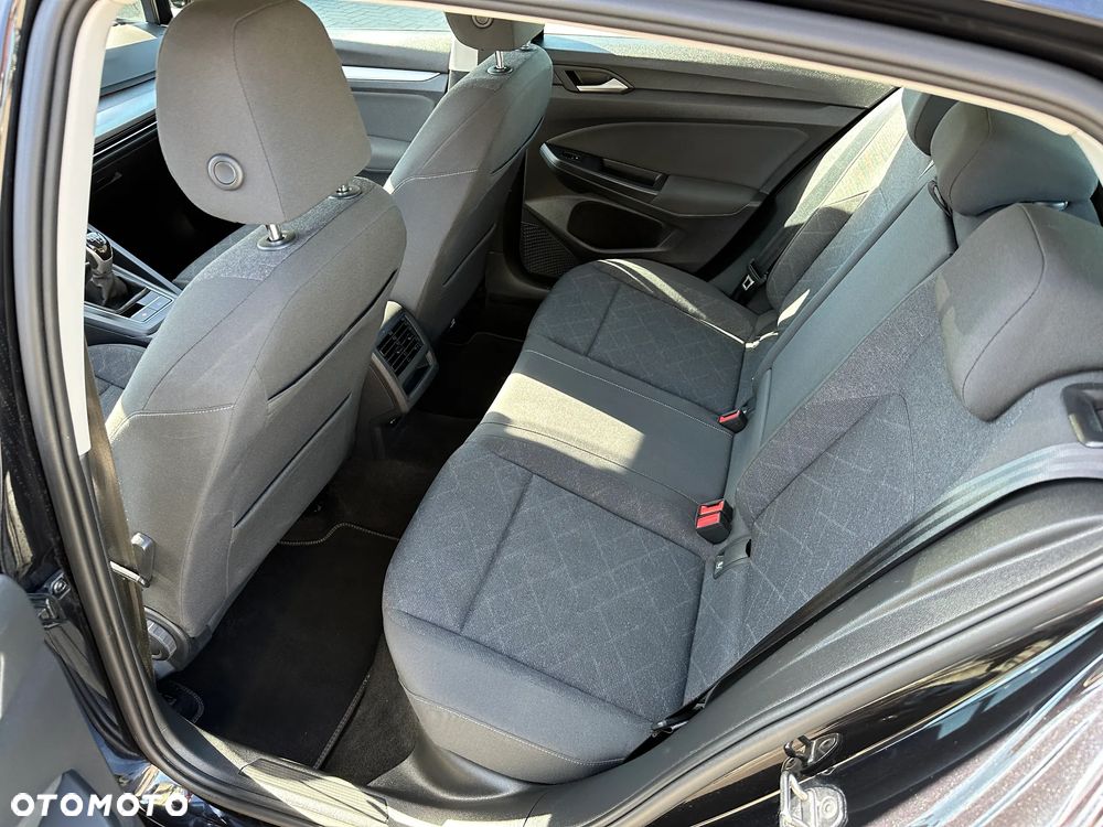 Volkswagen Golf - 22