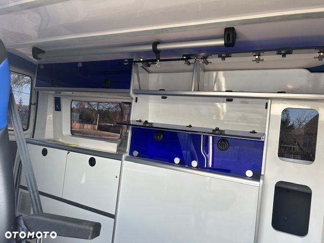 Volkswagen Transporter - 14