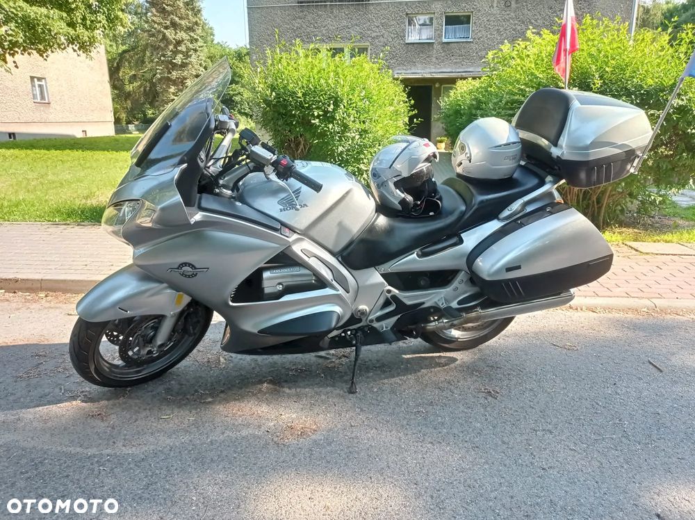 Honda ST - 1