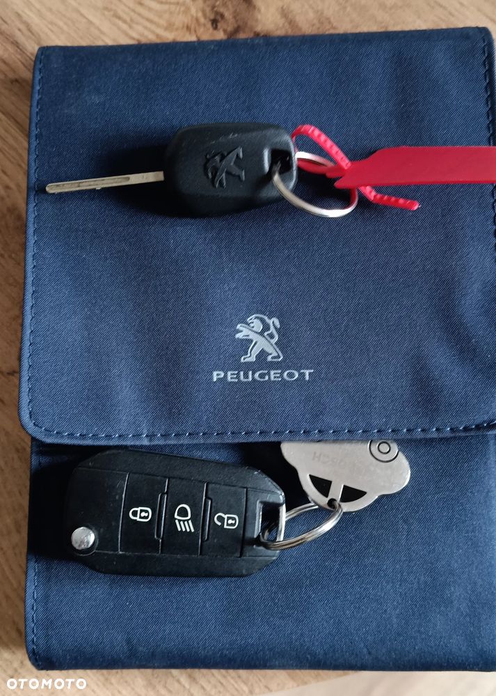 Peugeot 308 1.2 PureTech GPF Allure S&S - 18