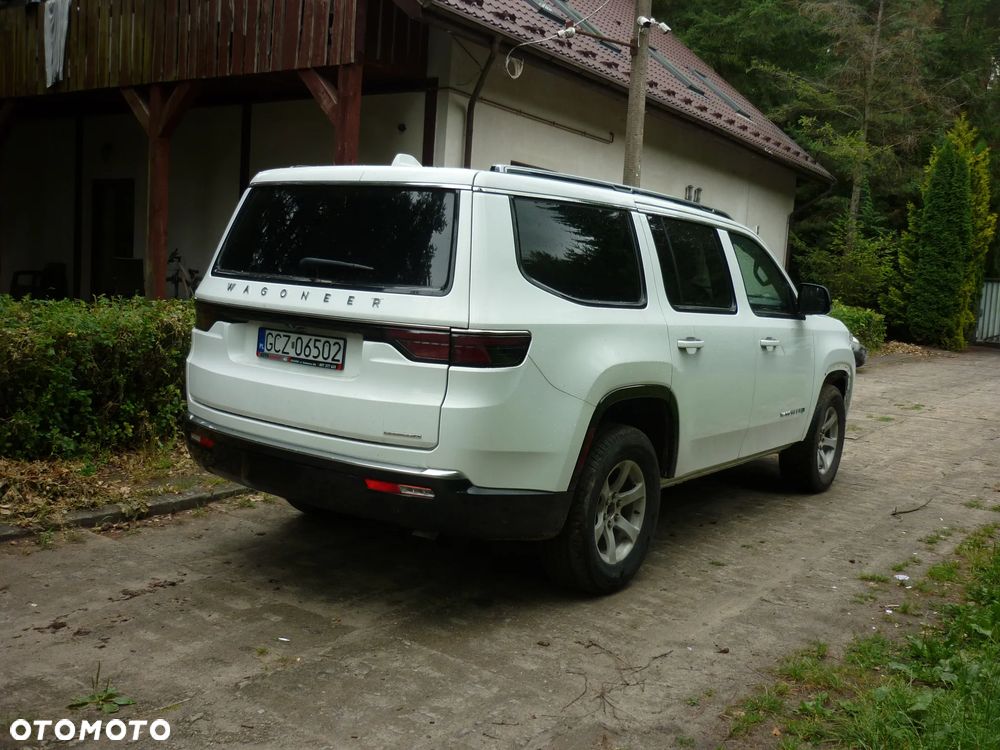 Jeep Wagoneer - 5
