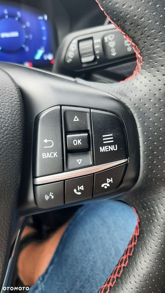 Ford Kuga 1.5 EcoBoost ST-LINE - 22