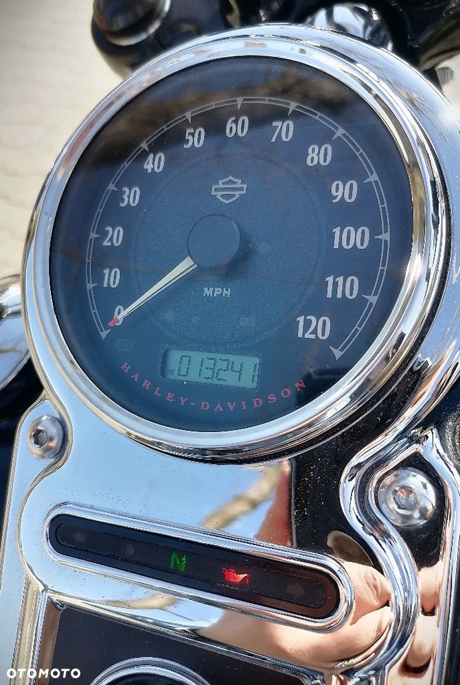 Harley-Davidson Dyna Fat Bob - 6