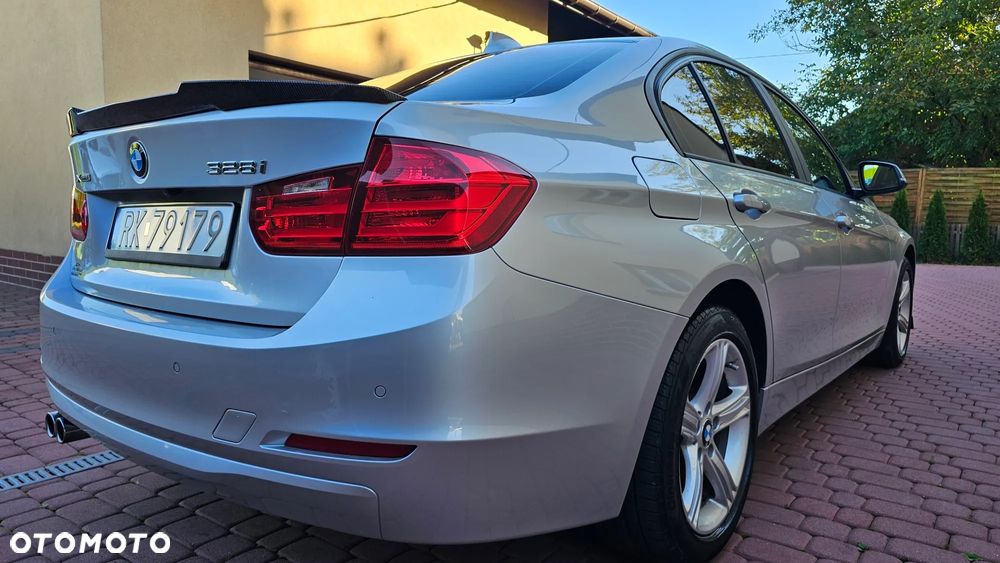 BMW Seria 3 328i xDrive Sport-Aut Sport Line - 5