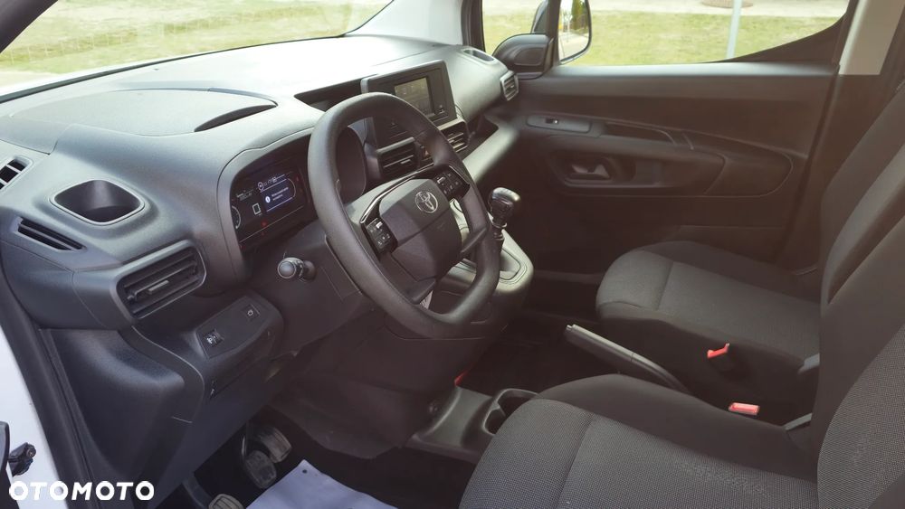 Toyota Proace City - 16