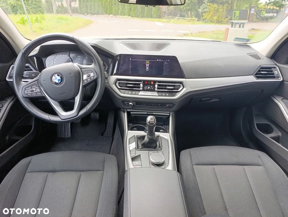 BMW Seria 3 318i Advantage - 8