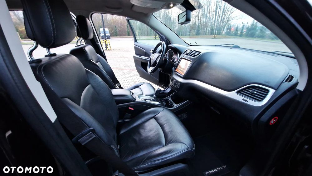 Fiat Freemont 2.0 Multijet Lounge AWD - 24