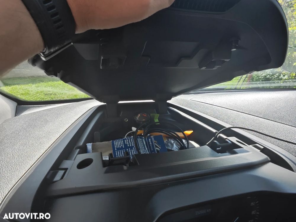 Ford Tourneo Custom 300 L1H1 VA Titanium - 23