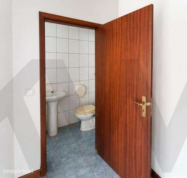 Espaço Comercial para Arrendamento – Centro de Ponta Delgada - Grande imagem: 5/6