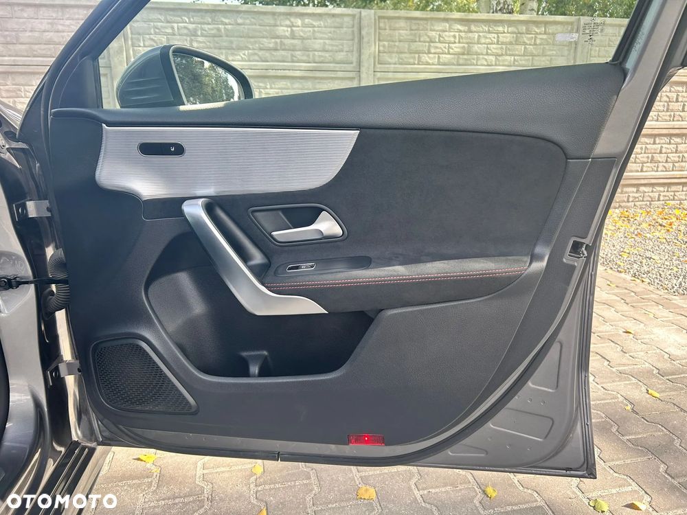 Mercedes-Benz Klasa A 220 d 4-Matic AMG Line 8G-DCT - 24
