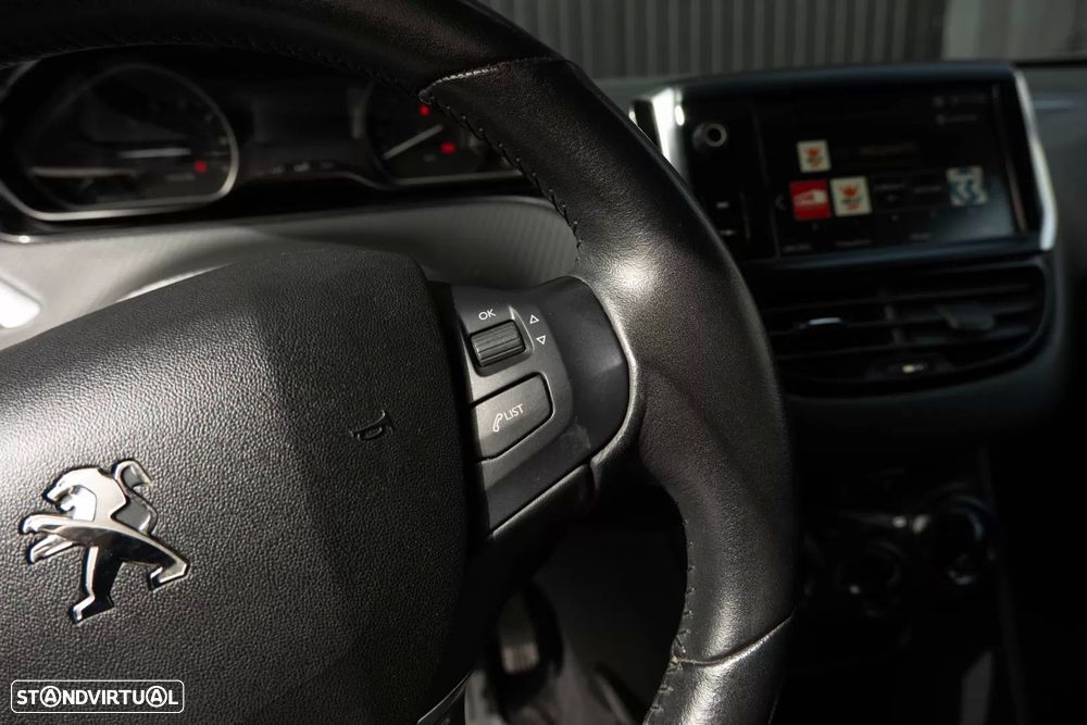 Peugeot 2008 1.2 Allure - 22