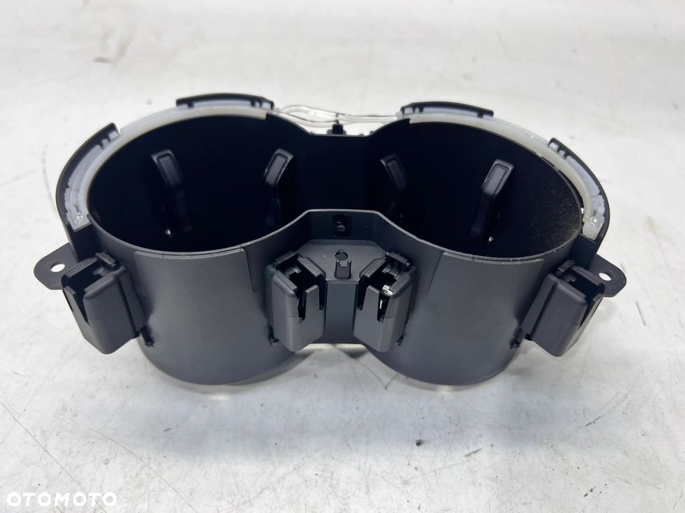 UCHWYT SCHOWEK NA KUBKI AUDI A4 B9 8W0862533A/B - 3