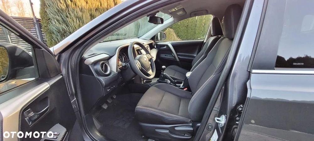 Toyota RAV4 2.0 D-4D Active 4x2 - 6