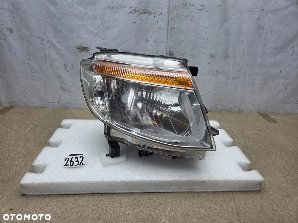 Ford Ranger 11-16r IV 4 V 5 Lampa prawa prawy przód przednia - 1