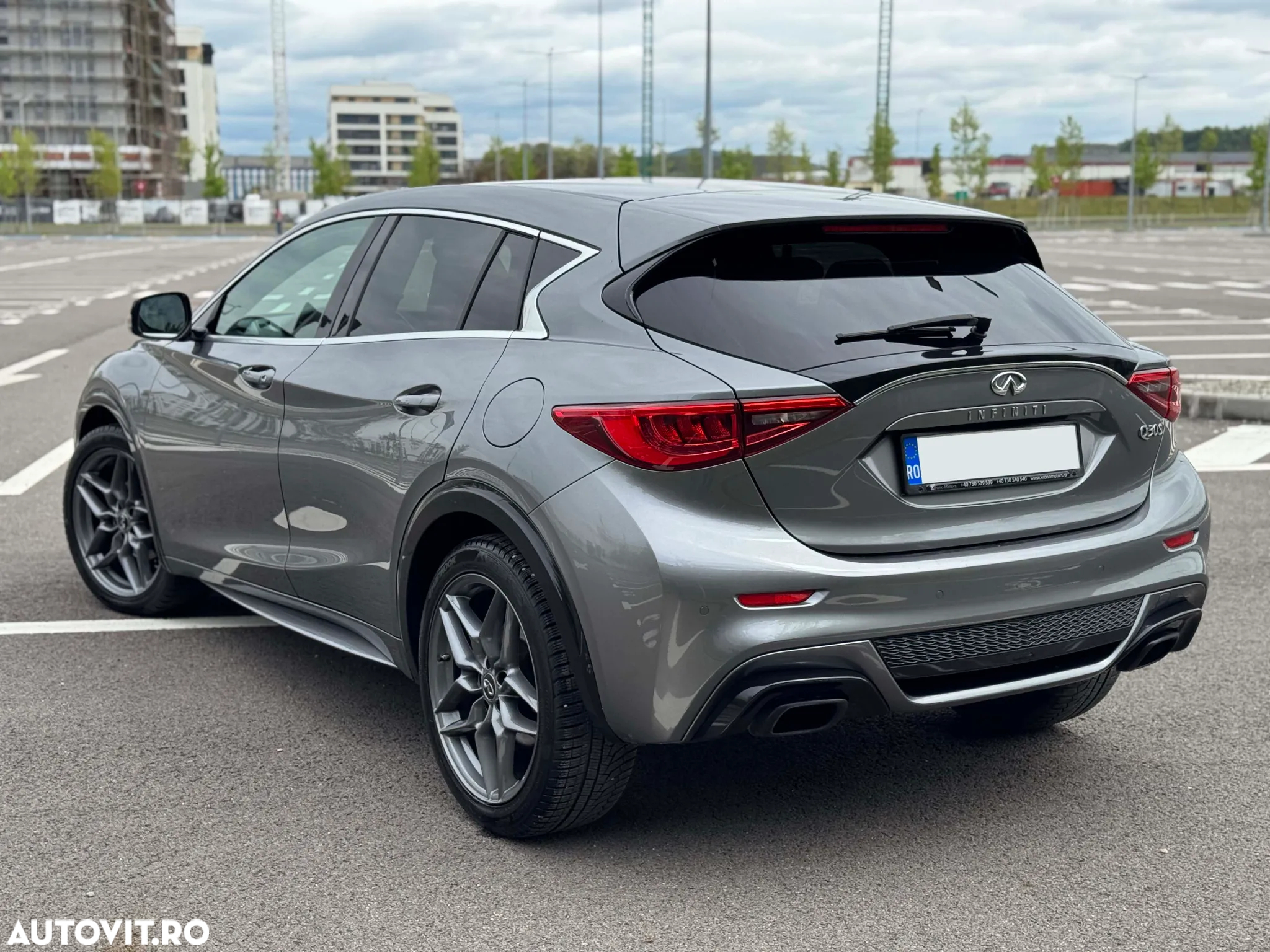 Infiniti Q30 1.6t DCT Business - 4