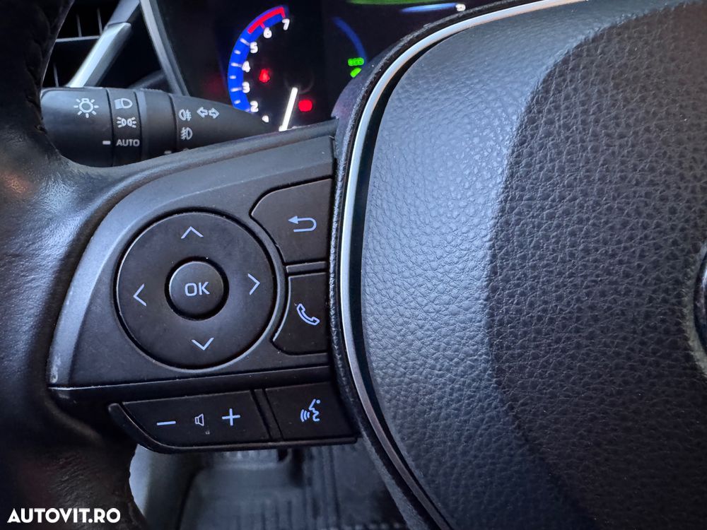 Toyota Corolla 1.8 HSD Active - 11