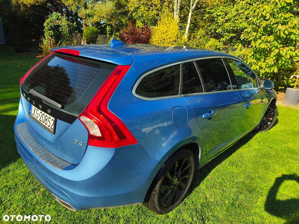 Volvo V60 D4 Momentum - 13