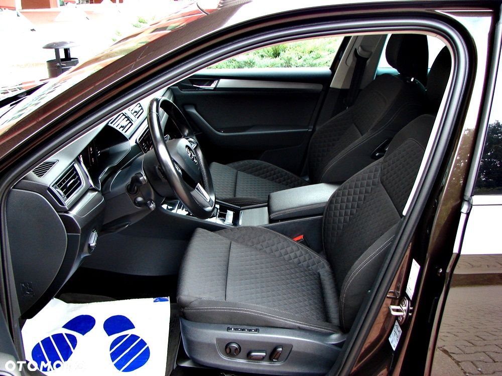 Skoda Superb 2019 photo 5