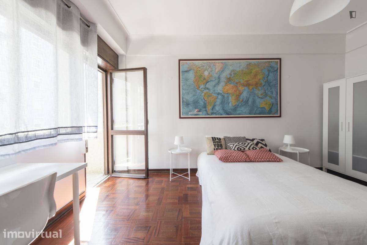 Quarto - localizado em Saldanha Lisbon - Grande imagem: 2/47