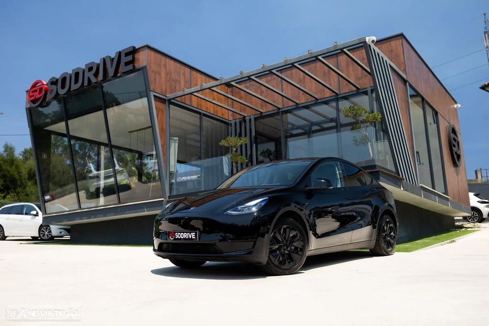 Tesla Model Y Long Range RWD - 2