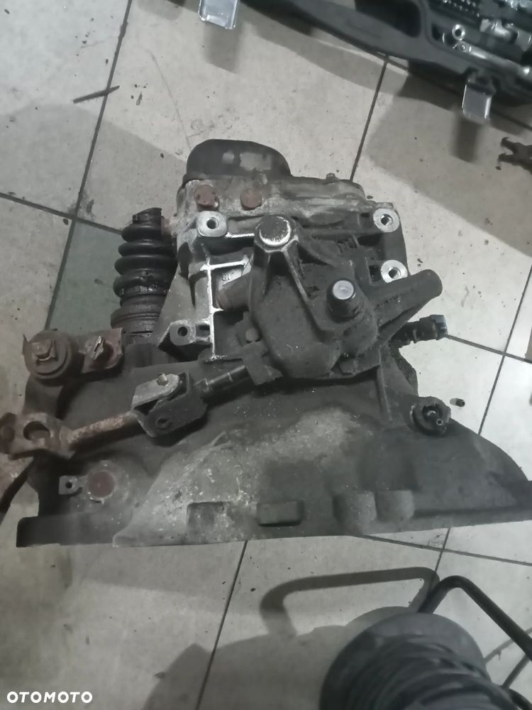 skrzynia corsa d astra j 1.4 16v a14xer 55565177