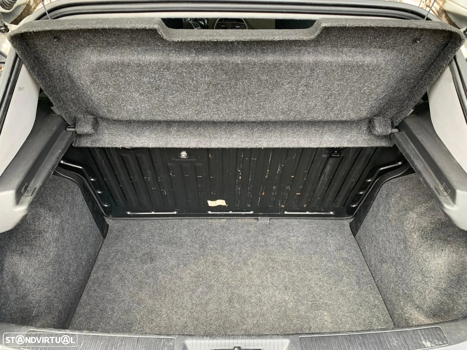 Fiat Punto 1.3 M-Jet Lounge S&S - 18