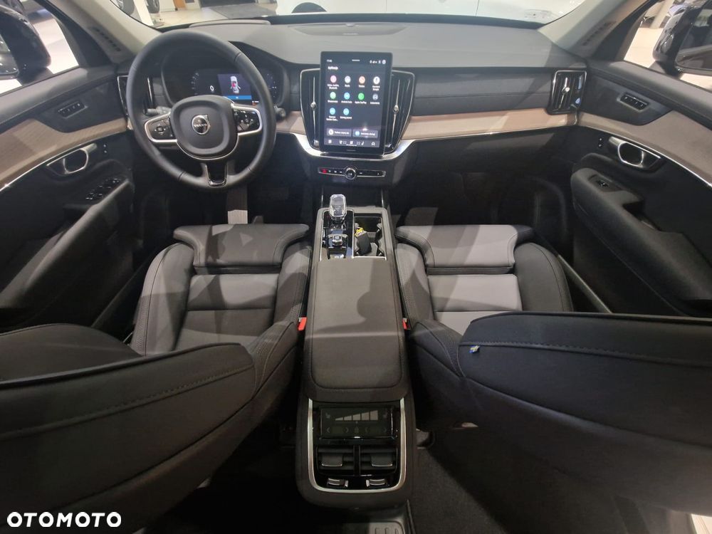 Volvo XC 90 T8 AWD Plug-In Hybrid Plus Black Edition 7os - 23